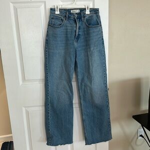 Abercrombie curve love the 90s relaxed high rise jean size 26 (2R)
